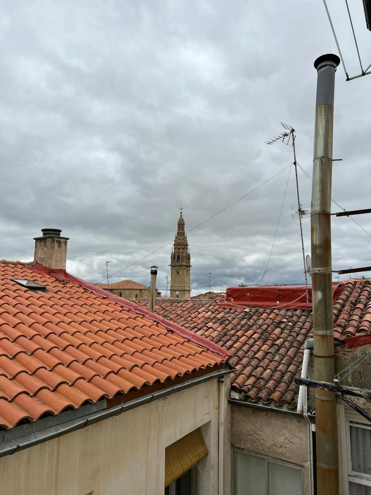 Apartamentos El Conde Santo Domingo De La Calzada Esterno foto
