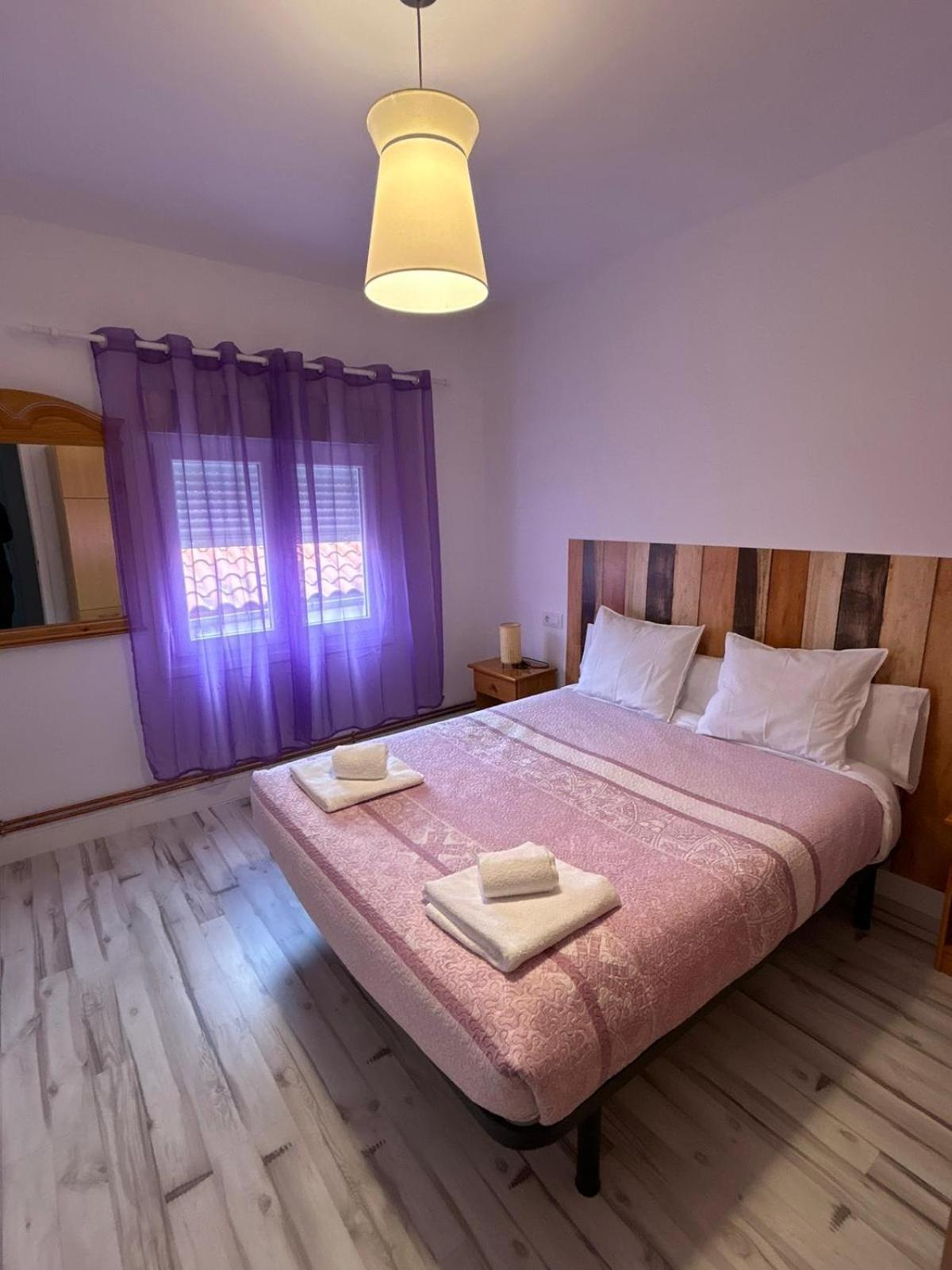 Apartamentos El Conde Santo Domingo De La Calzada Esterno foto